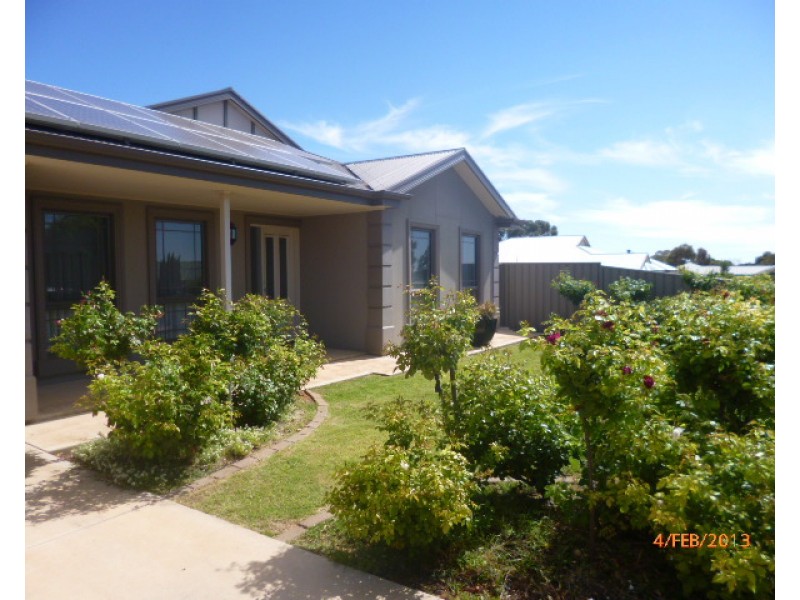 5b Stasinowsky Court, Loxton SA 5333