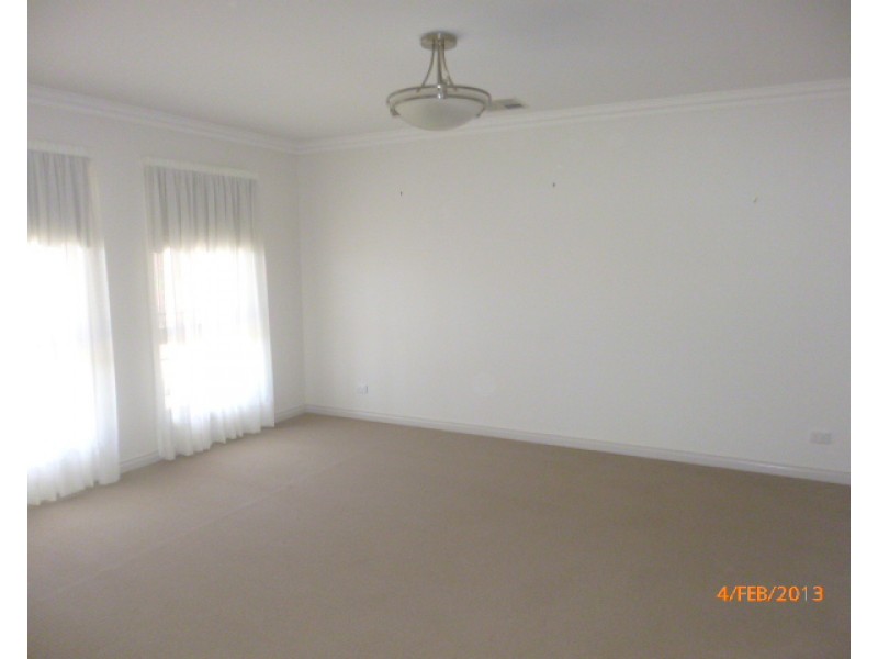 5b Stasinowsky Court, Loxton SA 5333