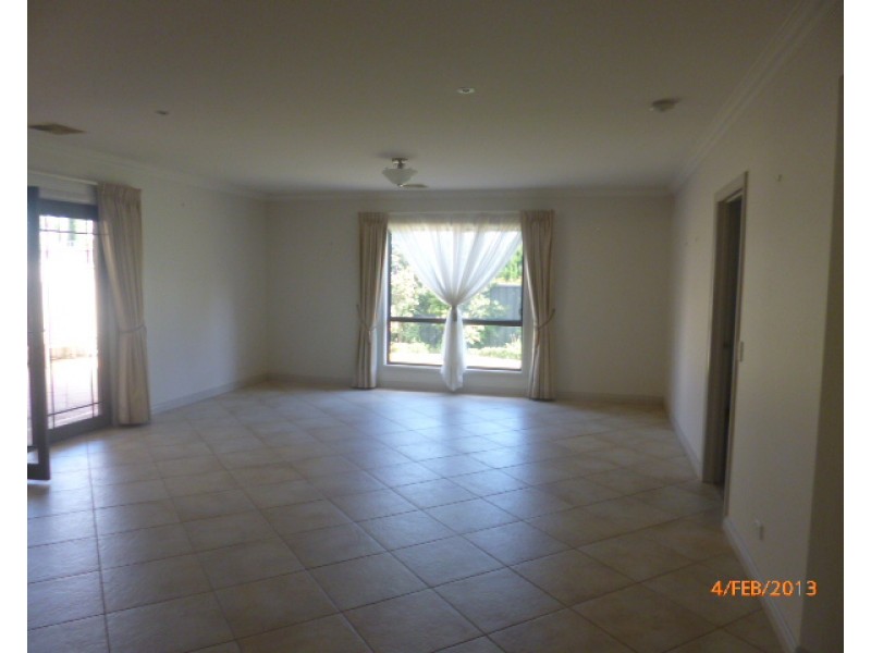 5b Stasinowsky Court, Loxton SA 5333