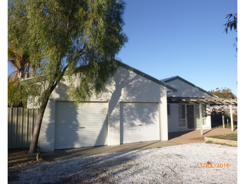 2 Links Crescent, Barmera SA 5345