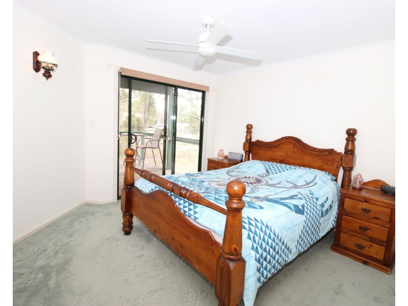 5 McPhee Avenue, Blanchetown SA 5357
