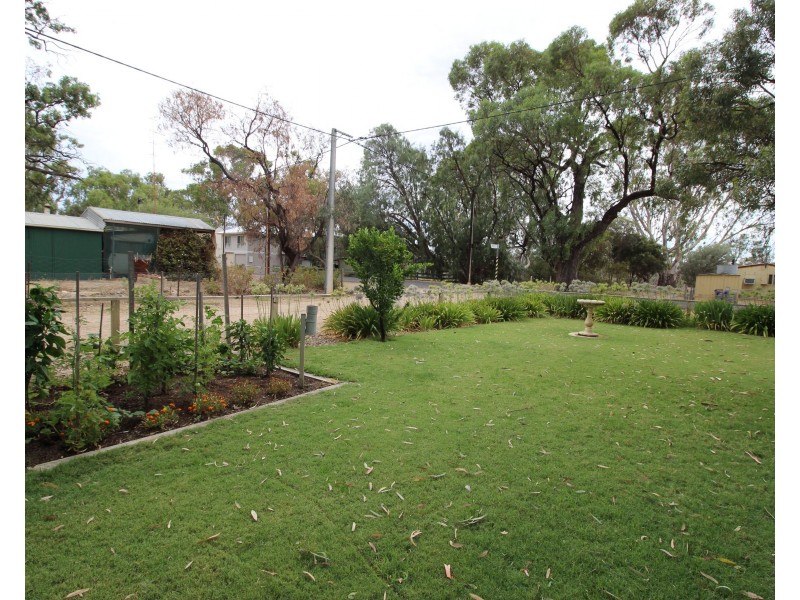 5 McPhee Avenue, Blanchetown SA 5357