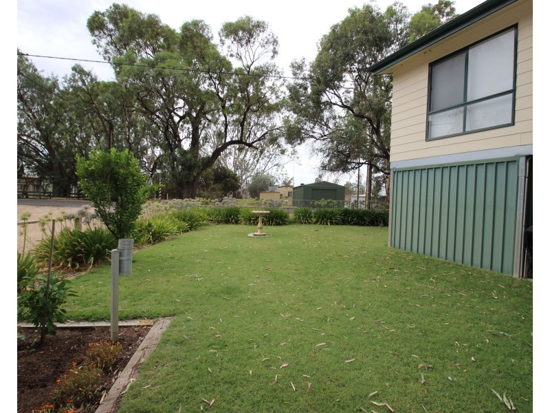 5 McPhee Avenue, Blanchetown SA 5357