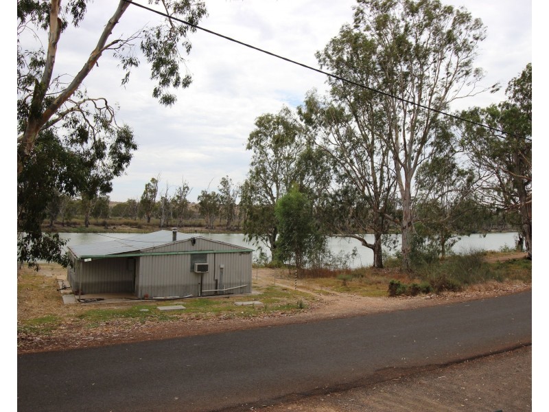5 McPhee Avenue, Blanchetown SA 5357