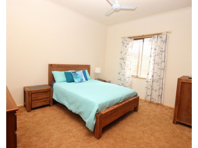 11 Cliff Street, Waikerie SA 5330