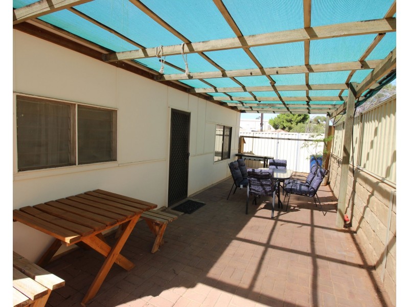 11 Cliff Street, Waikerie SA 5330