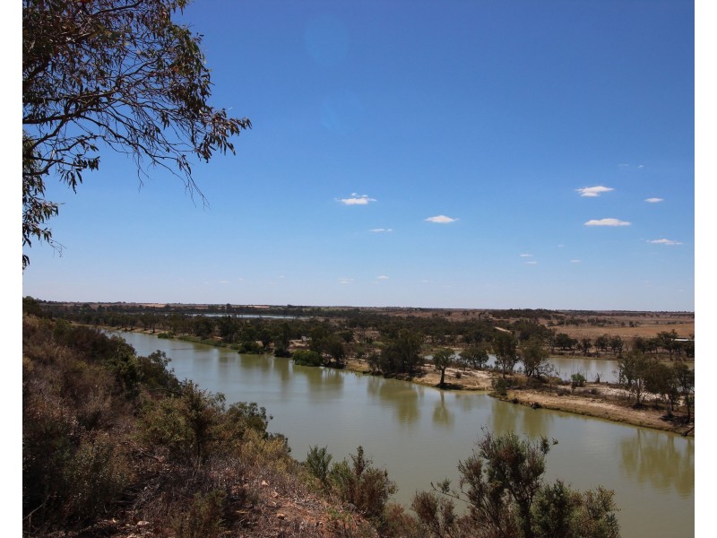 11 Cliff Street, Waikerie SA 5330