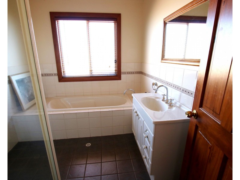 418 Old Sturt Highway, Glossop SA 5344