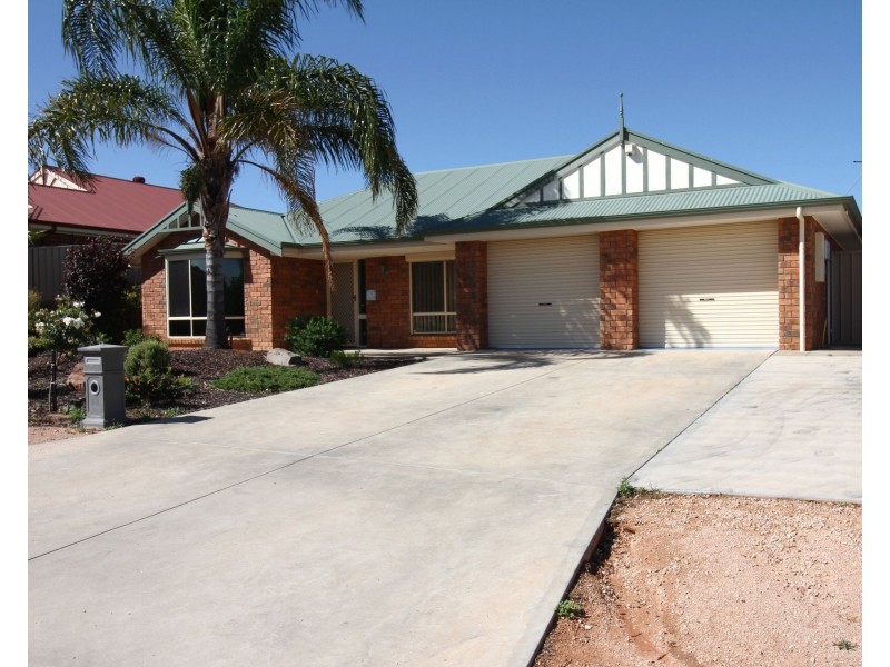 12 McLean Street, Berri SA 5343