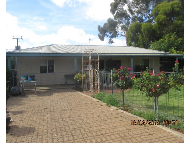37 Second Street, Loxton SA 5333