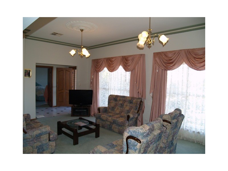 27 Marschall Street, Waikerie SA 5330