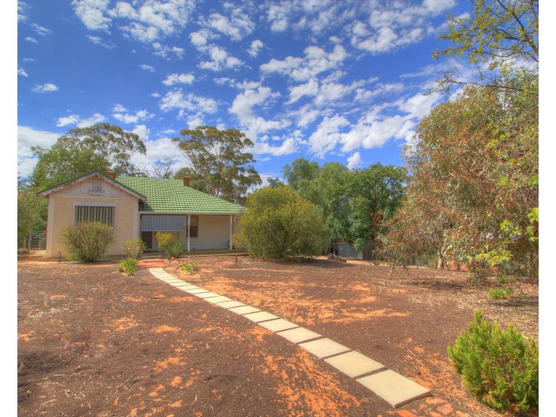 4 Strawbridge Street, Berri SA 5343