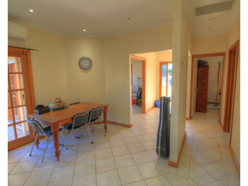 11 Stasinowsky Court, Loxton SA 5333