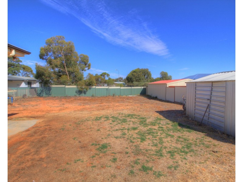 11 Stasinowsky Court, Loxton SA 5333