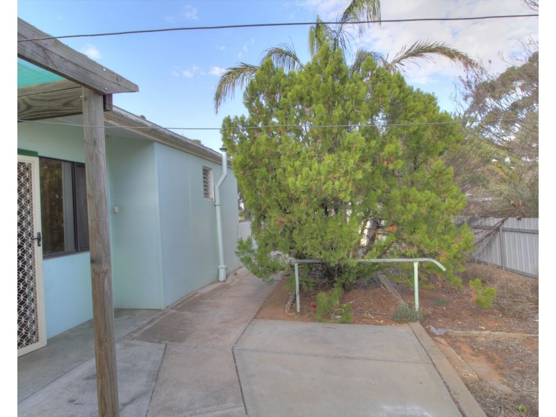 1 and 1A Kealley Street, Berri SA 5343