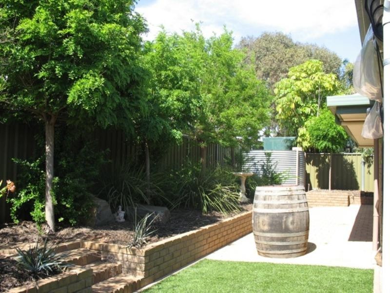 30 Hall Crescent, Loxton SA 5333