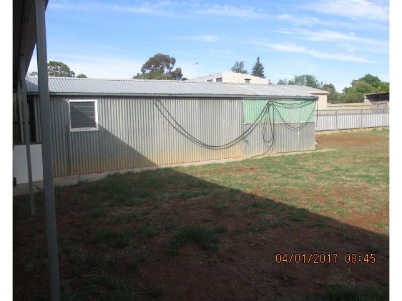 26 Wodonga Avenue, Loxton SA 5333
