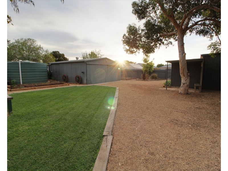 4 Nalara Avenue, Loxton SA 5333