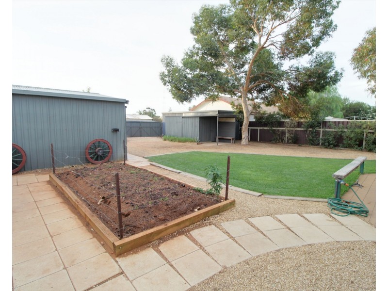 4 Nalara Avenue, Loxton SA 5333