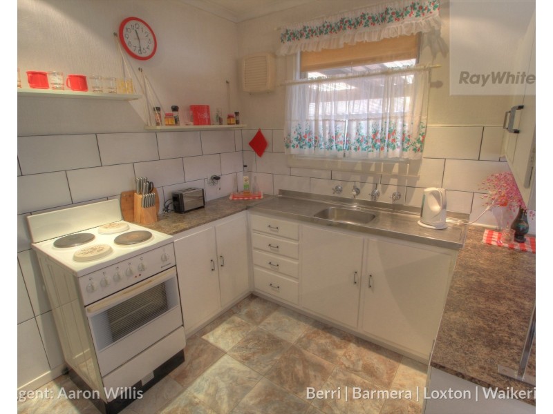 16 Collins Street, Barmera SA 5345