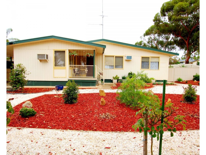 11 Cooper Street, Berri SA 5343