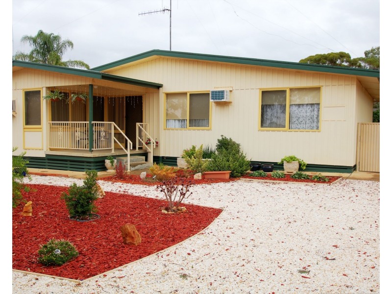 11 Cooper Street, Berri SA 5343