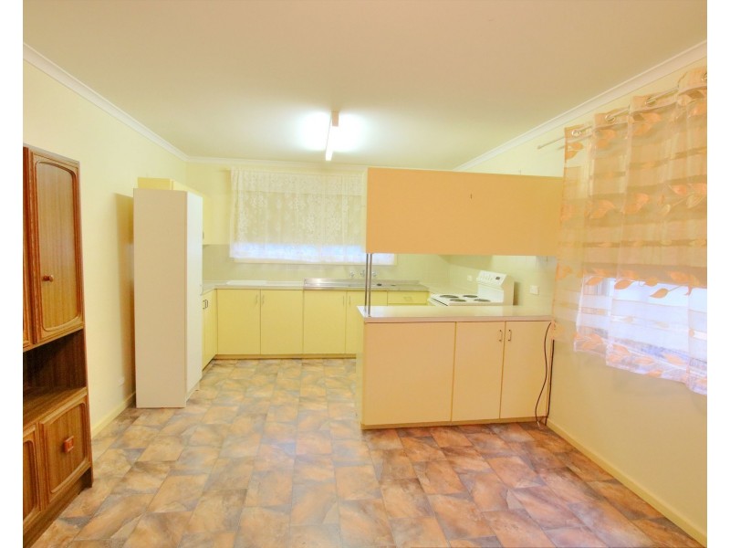 11 Cooper Street, Berri SA 5343