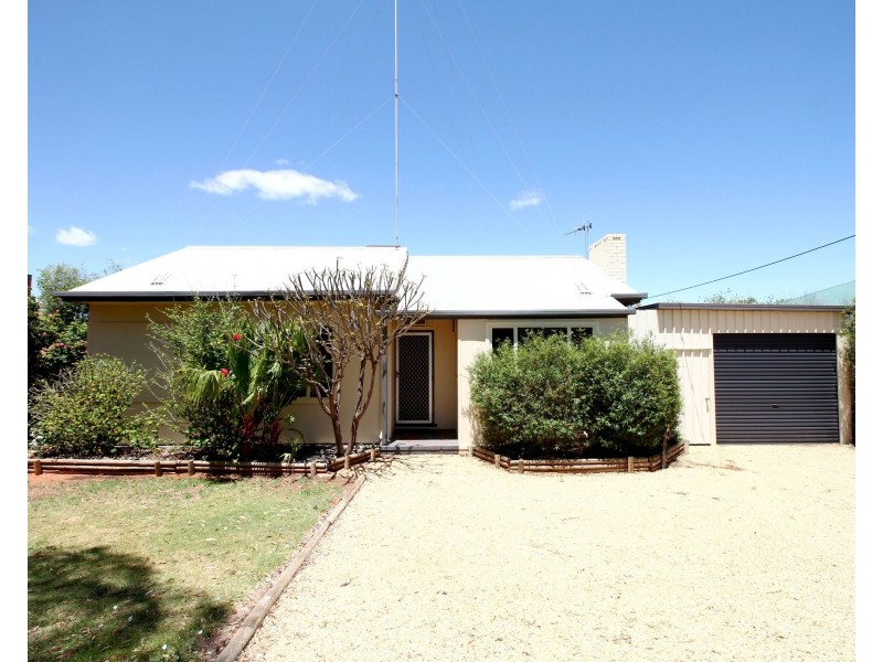 13 Dickerson Street, Barmera SA 5345