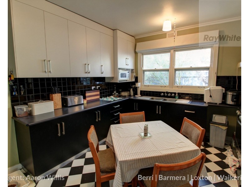 121 Paruna Road, Loxton SA 5333