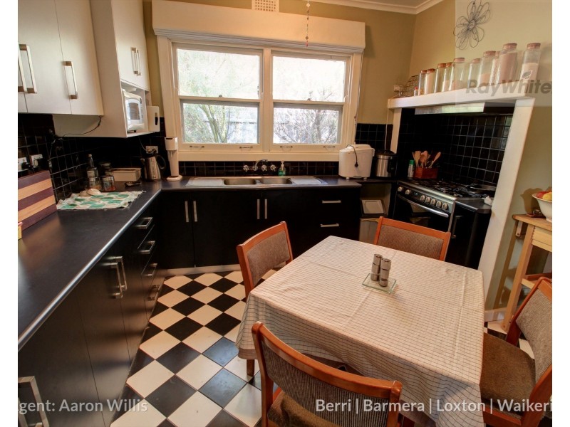 121 Paruna Road, Loxton SA 5333