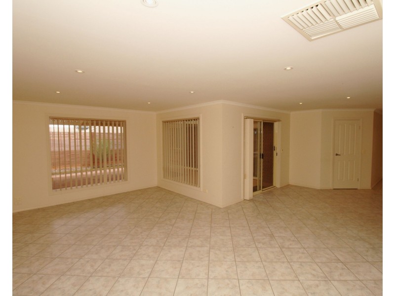 12 McLean Street, Berri SA 5343