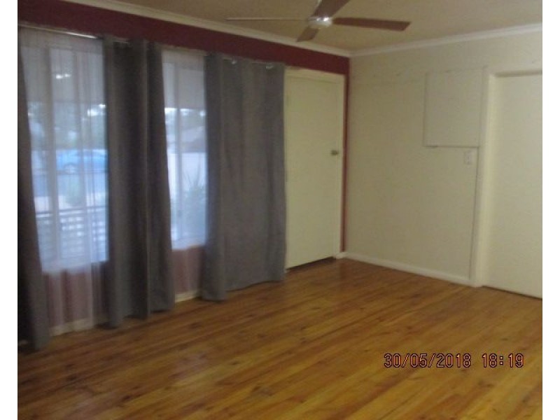 10 Barker Street, Loxton SA 5333