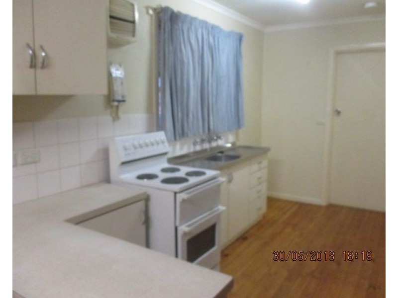 10 Barker Street, Loxton SA 5333