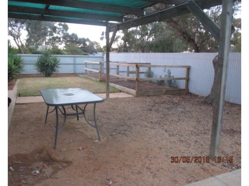 10 Barker Street, Loxton SA 5333