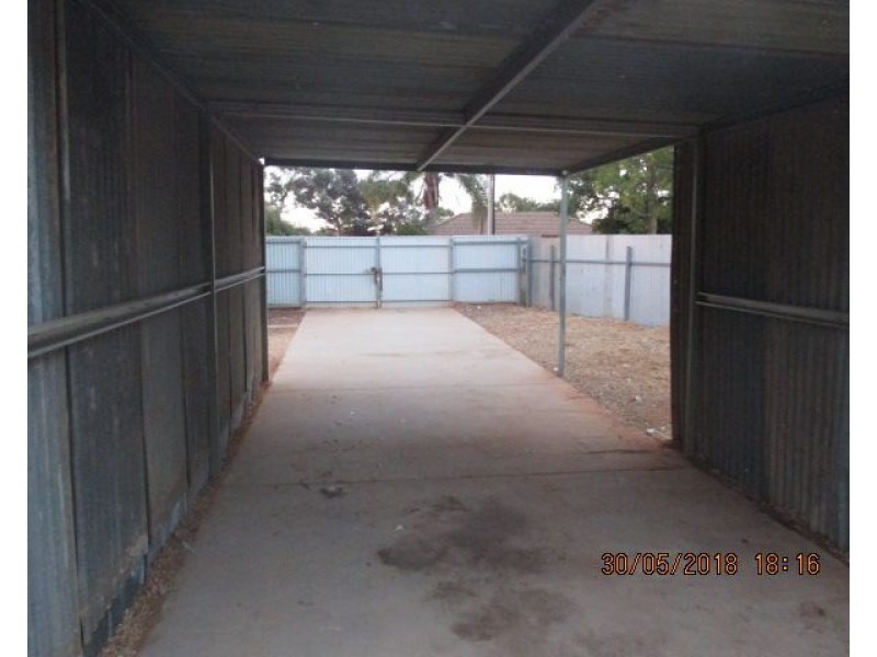 10 Barker Street, Loxton SA 5333