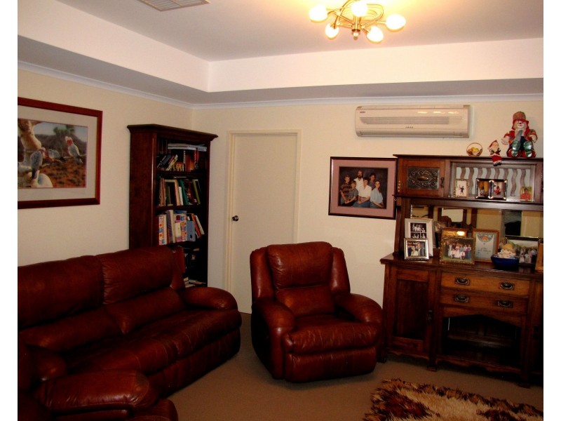 16 Schaefer Drive, Loxton SA 5333
