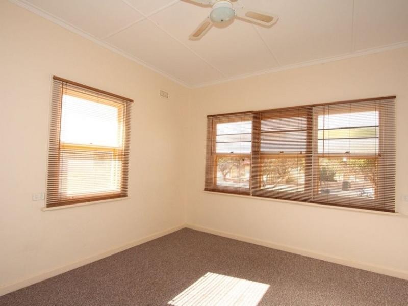 36 Wodonga Avenue, Loxton SA 5333