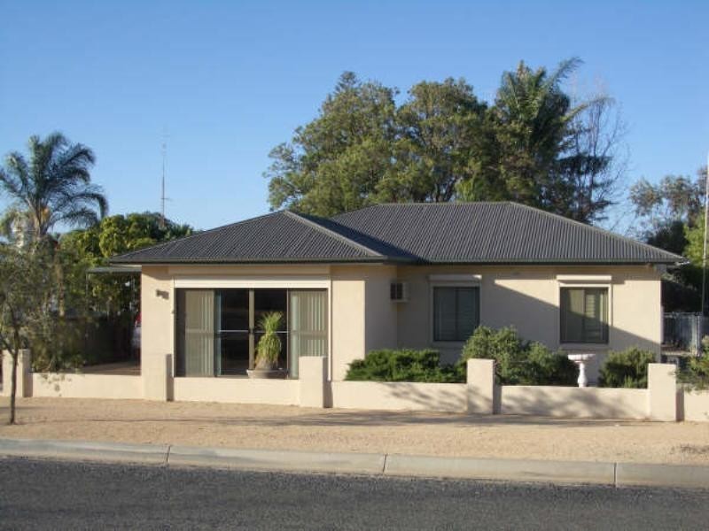 13 Cornwall Street, Berri SA 5343