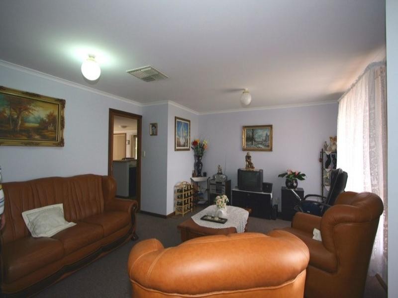 4 Edwards Crescent, Waikerie SA 5330