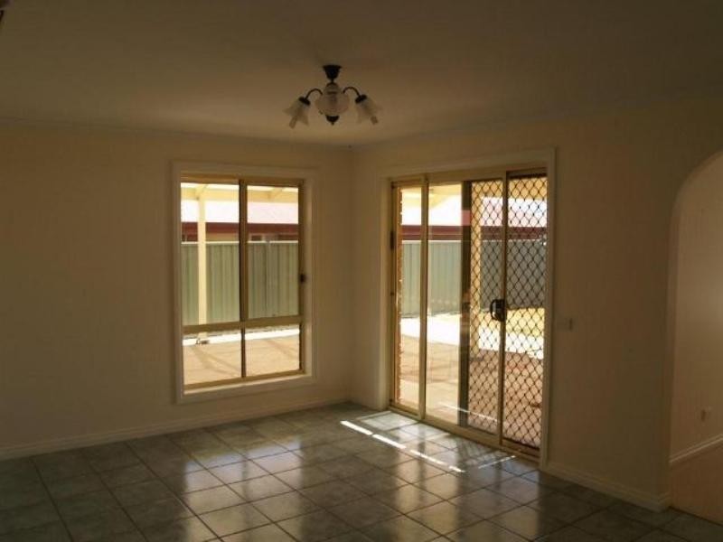 2/5 Edwards Crescent, Waikerie SA 5330