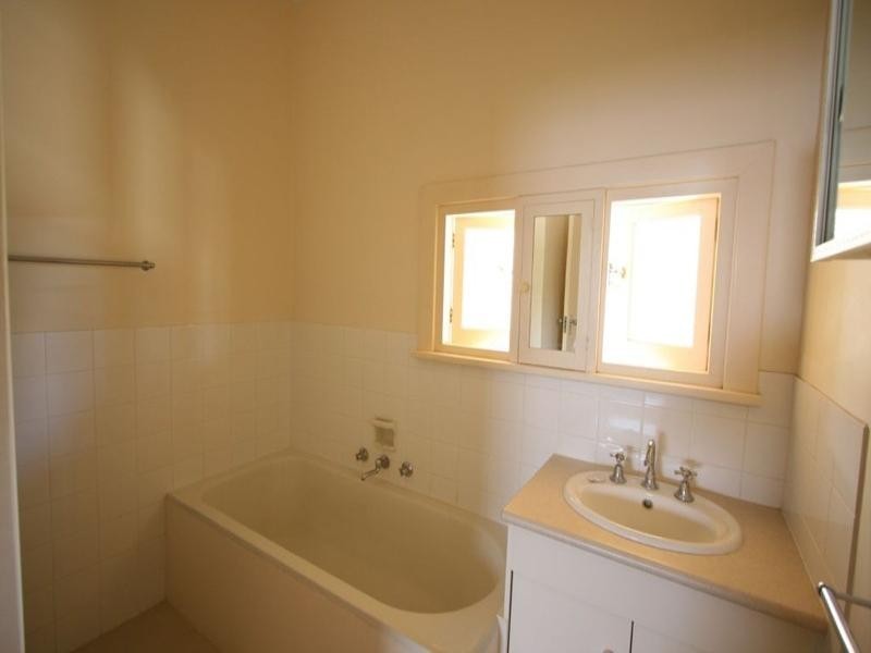 36 Wodonga Avenue, Loxton SA 5333