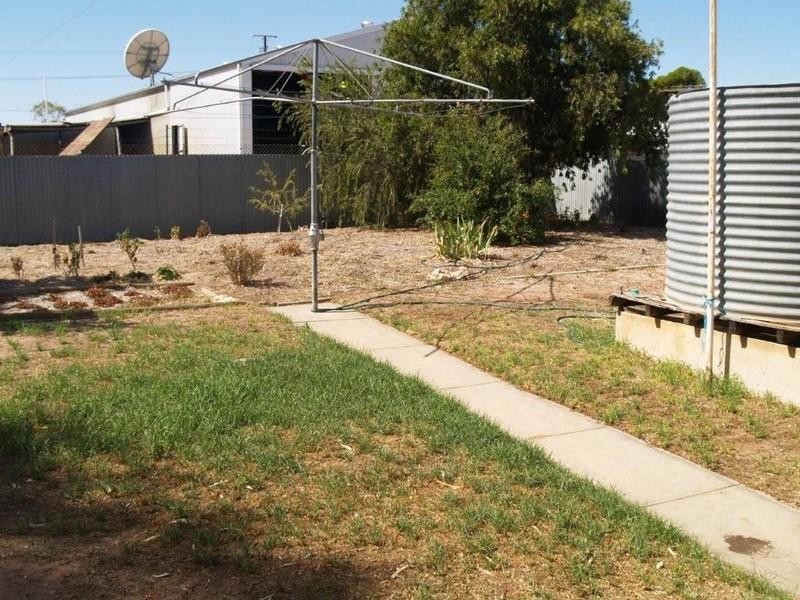 11 Civic Avenue, Waikerie SA 5330