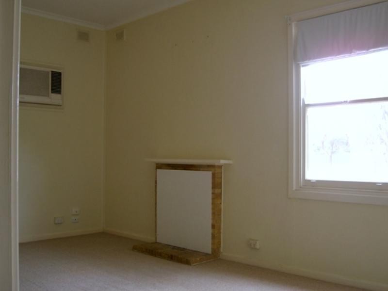 16 Geraldton Street, Loxton SA 5333