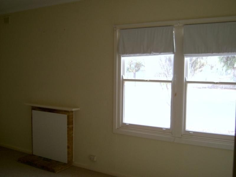 16 Geraldton Street, Loxton SA 5333