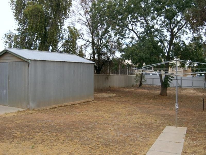 16 Geraldton Street, Loxton SA 5333