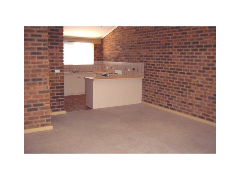 2/84 Powell, Berri SA 5343