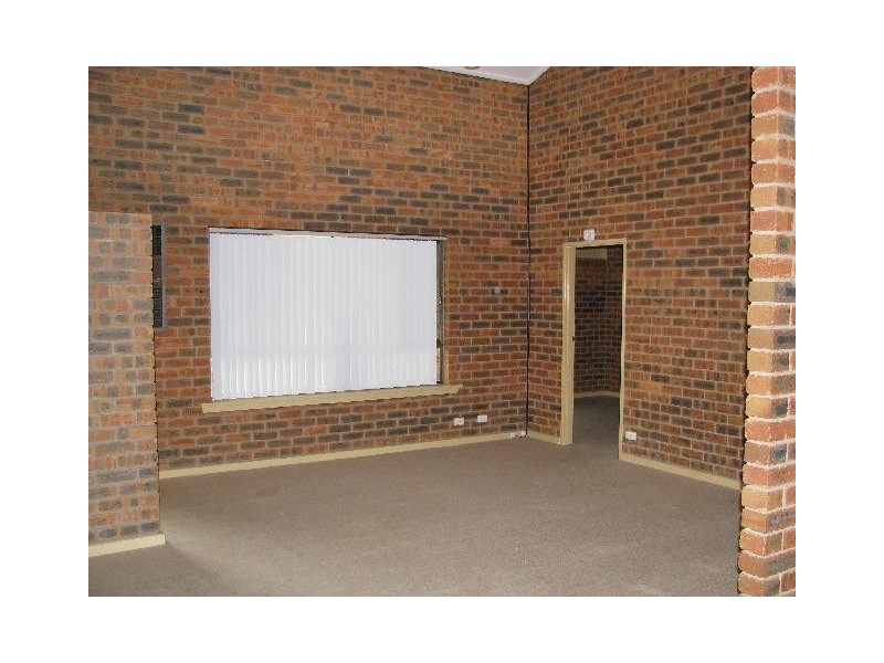 2/84 Powell, Berri SA 5343