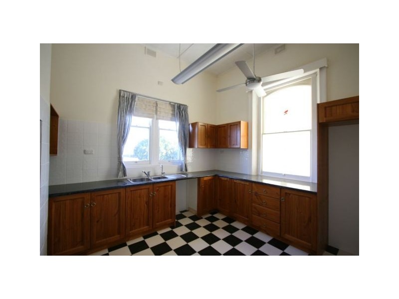 7 Railway Terrace, Morgan SA 5320