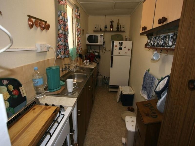 37 Acland Street, Blanchetown SA 5357