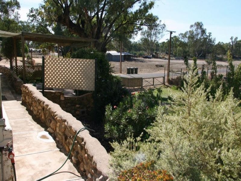 37 Acland Street, Blanchetown SA 5357